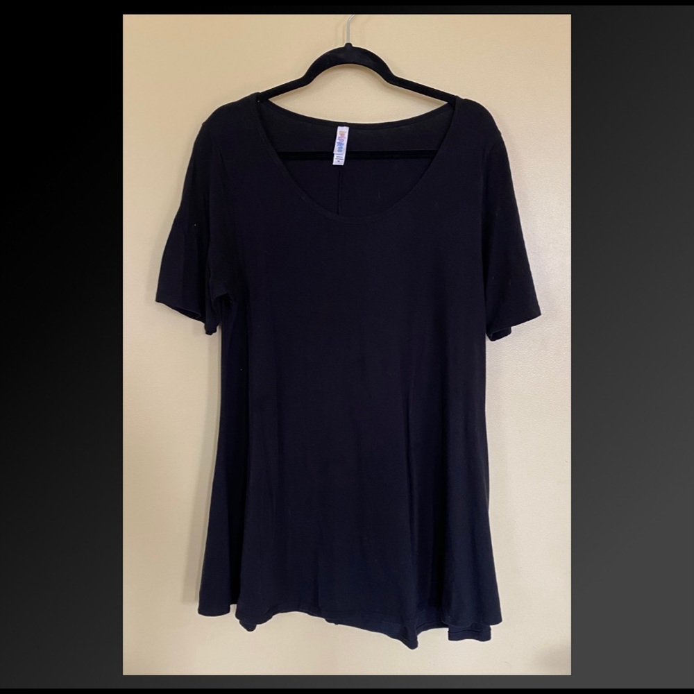 LuLaRoe Black Perfect Tee XL